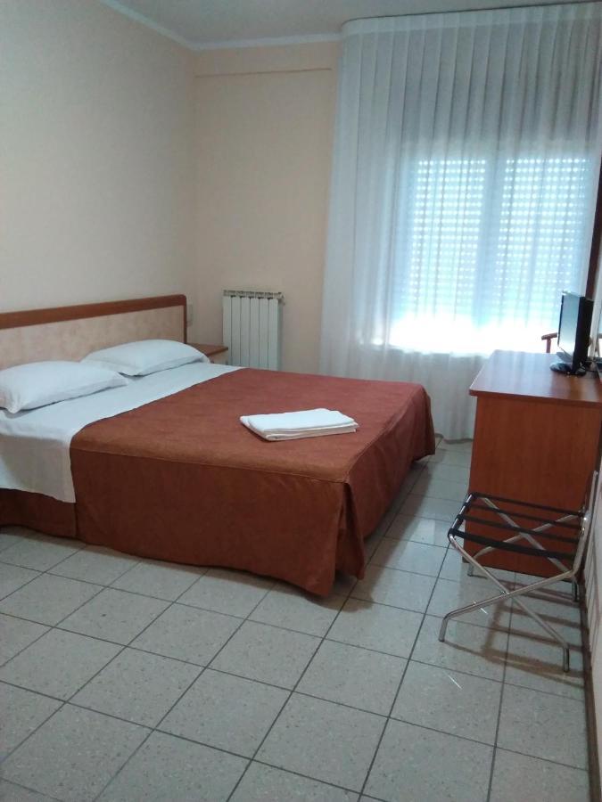 Hotel Rose&Crown Корреджо Екстер'єр фото