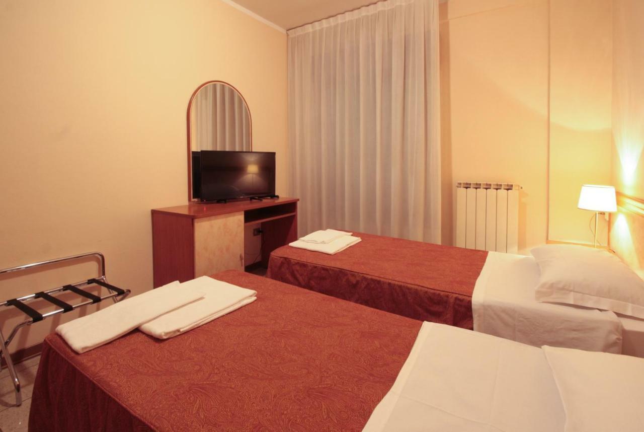 Hotel Rose&Crown Корреджо Екстер'єр фото