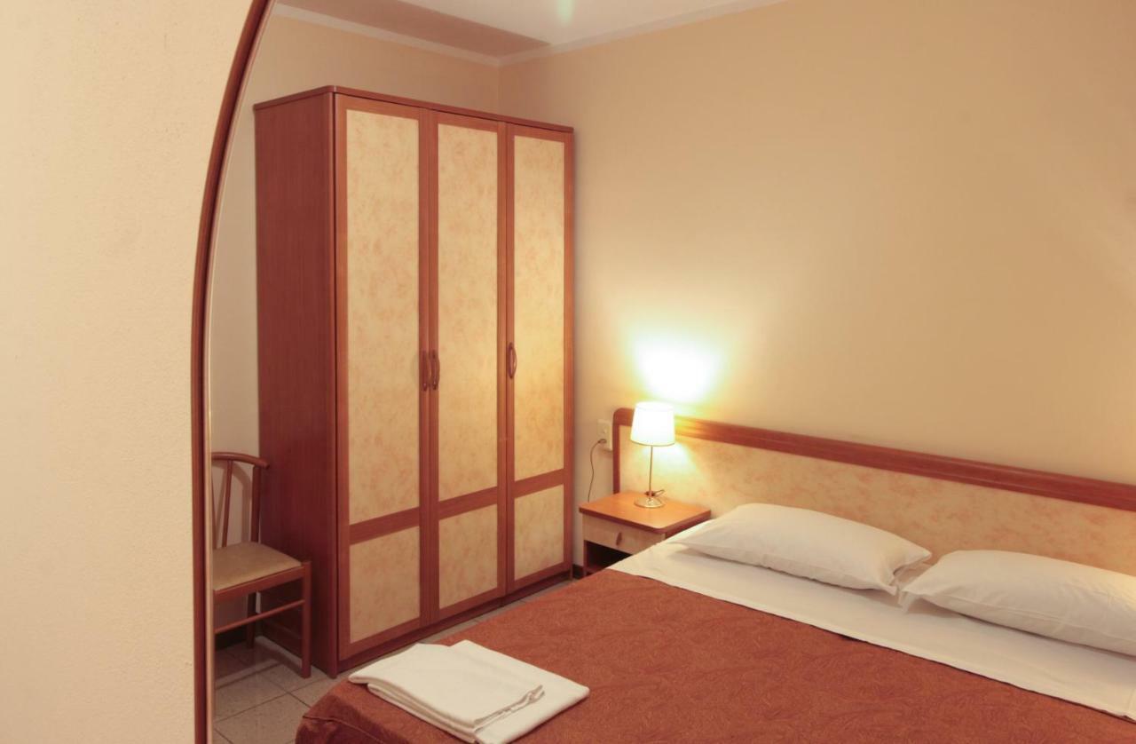 Hotel Rose&Crown Корреджо Екстер'єр фото
