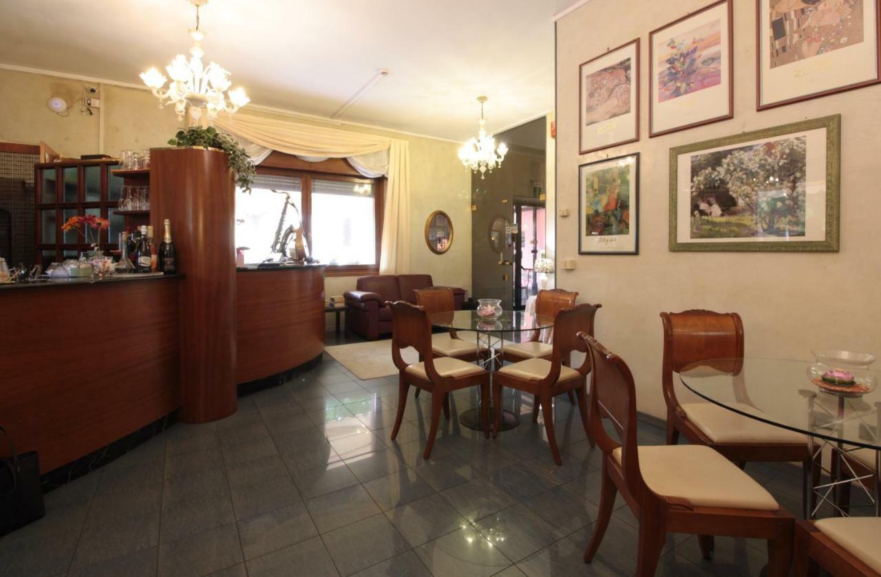 Hotel Rose&Crown Корреджо Екстер'єр фото